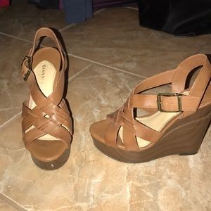Gianni Bini brown leather sandals